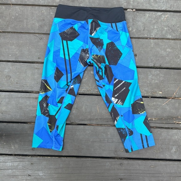 Asics Women’s Capri Leggings in Blue and Black Geometric Pattern size M - Picture 2 of 4